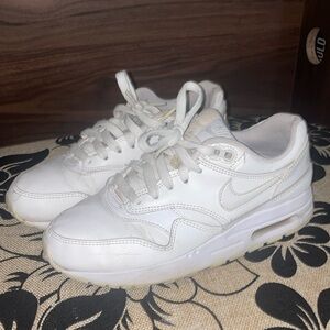 Nike air max white sneaker